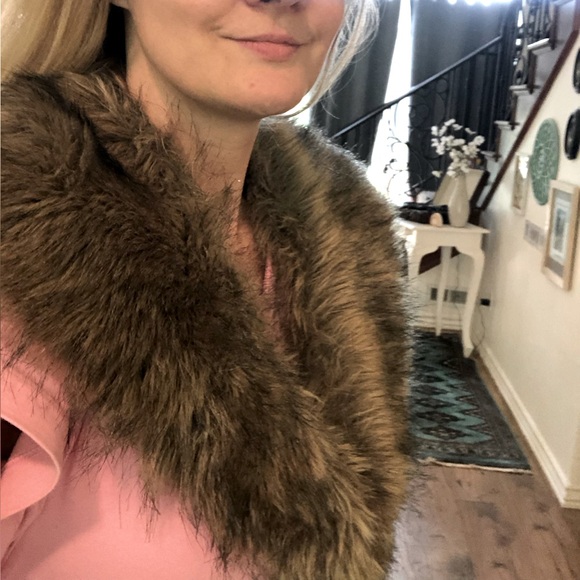 🎃3/$12🎃 Helen Welsh Faux Fur Stole - Picture 1 of 6